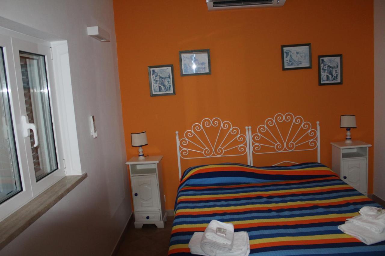 Agenzia Isotur Villa Olimpia Ponza Exteriör bild