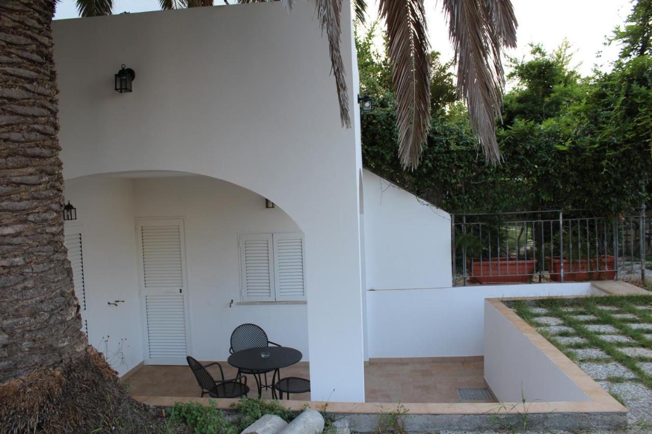 Agenzia Isotur Villa Olimpia Ponza Exteriör bild