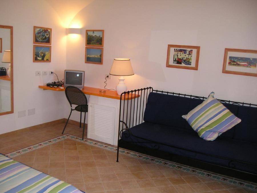 Agenzia Isotur Villa Olimpia Ponza Exteriör bild