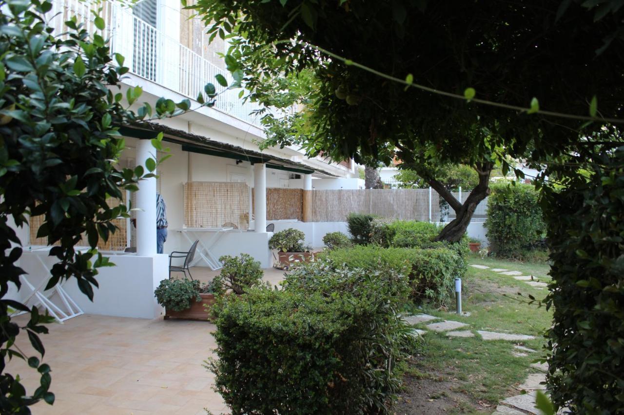 Agenzia Isotur Villa Olimpia Ponza Exteriör bild