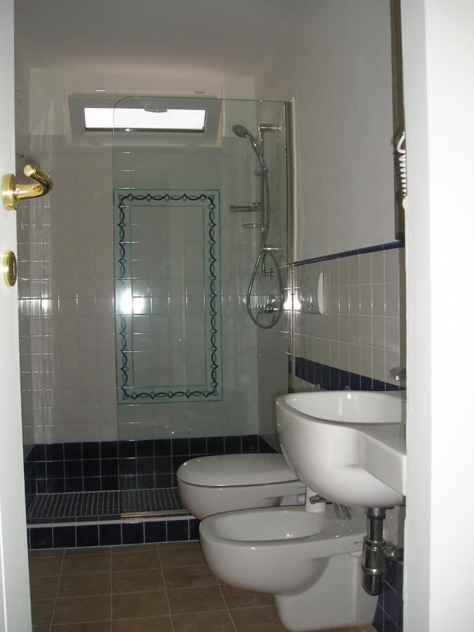 Agenzia Isotur Villa Olimpia Ponza Exteriör bild